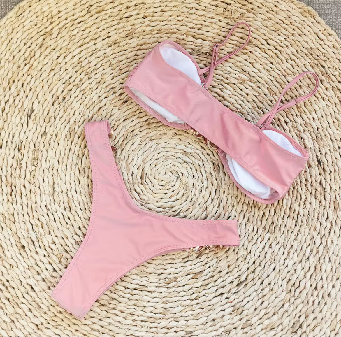 Bikini rosa atardecer