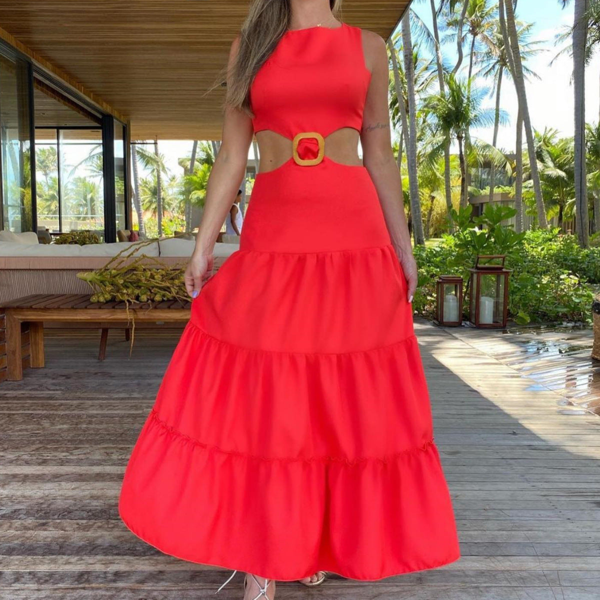 Carmesí intenso vestido de verano